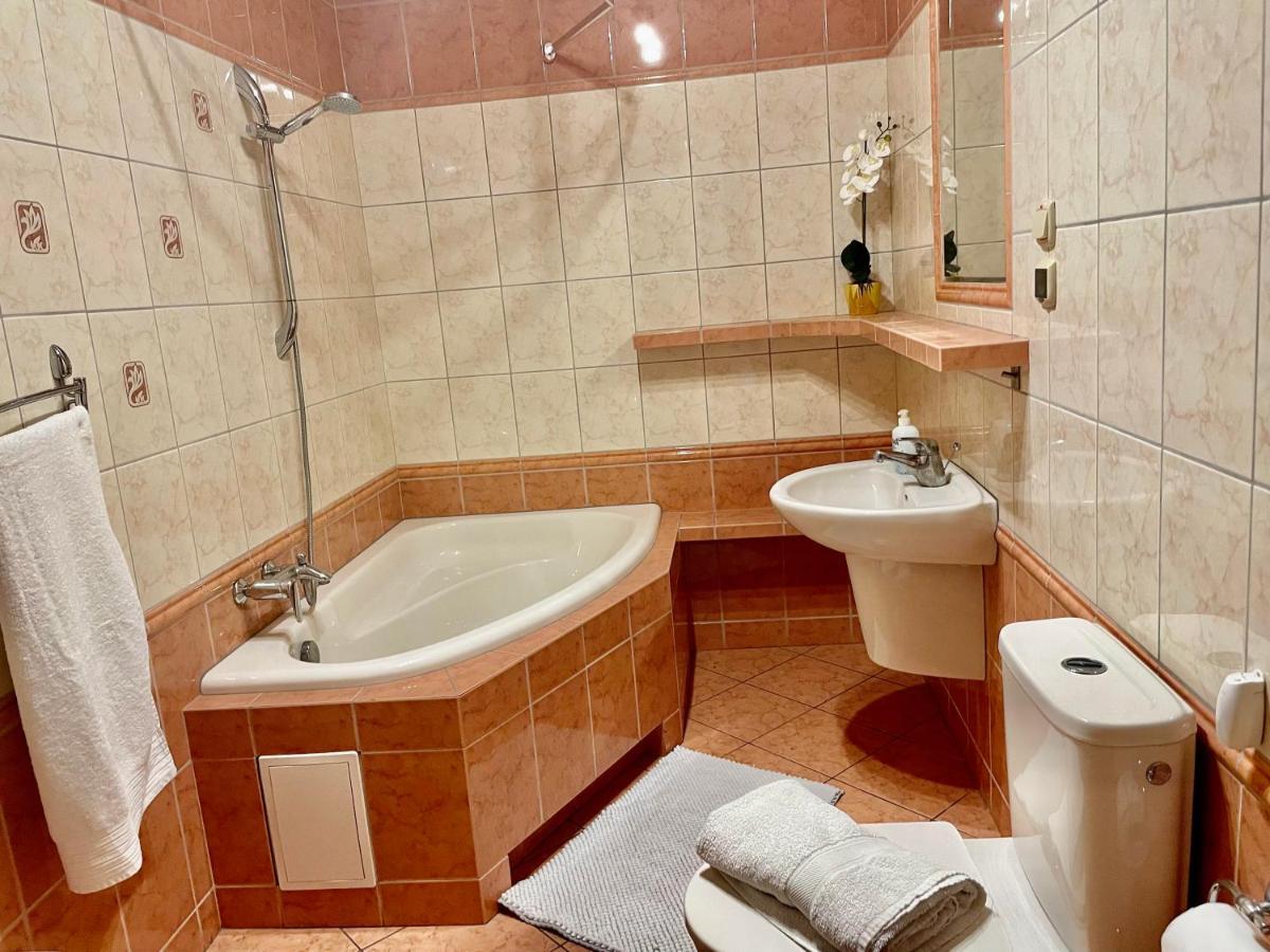 Warsaw Concierge Wola Ratusz Apartment Ngoại thất bức ảnh